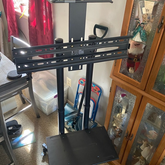 Hanging tv stand - Picture 2 of 5